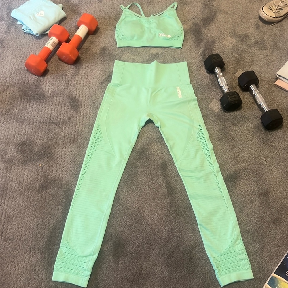 Gymshark Gym outfit, bra and leggings, wore once ! Bundle & Save!